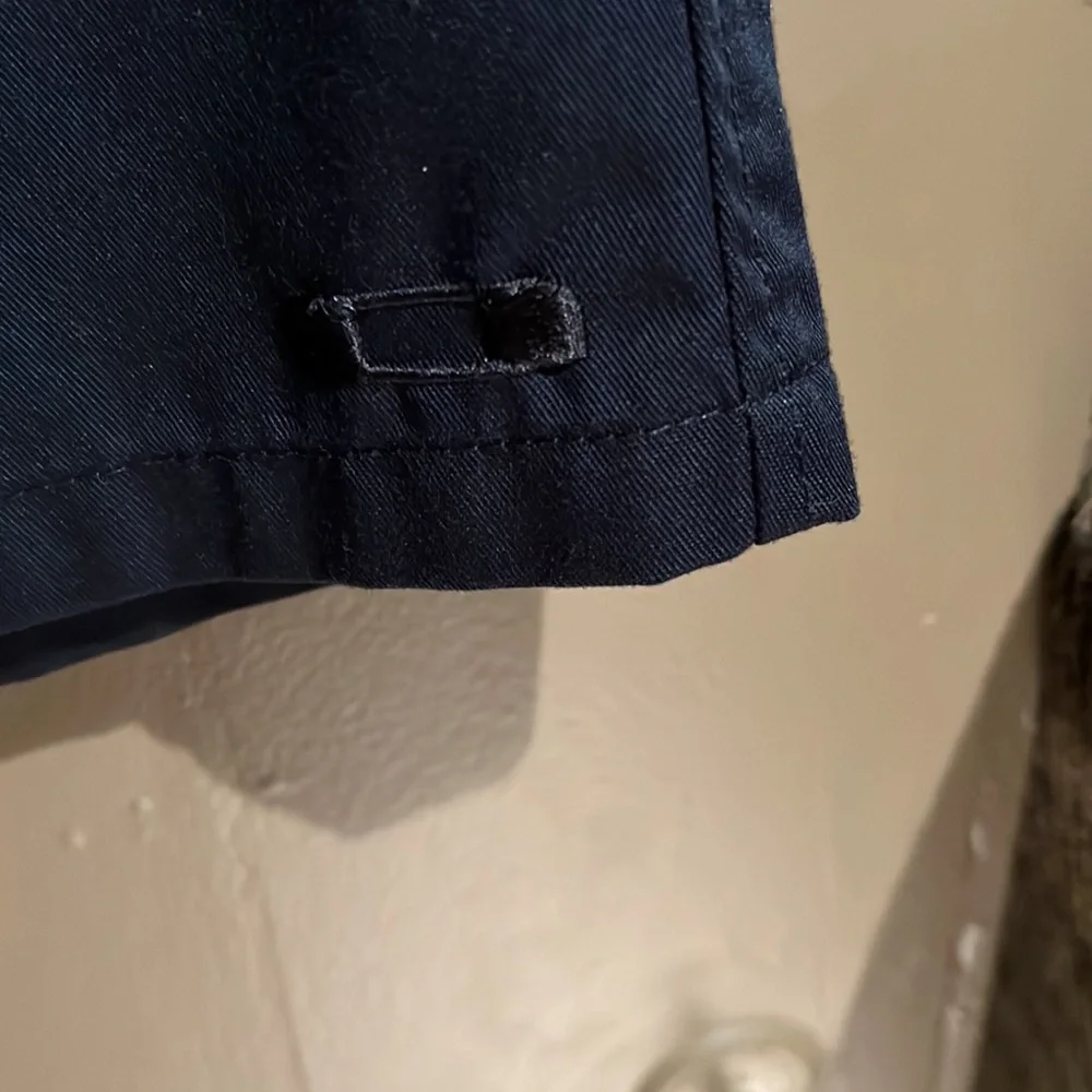 Oakley Men’s Shorts in Black. Sz 36